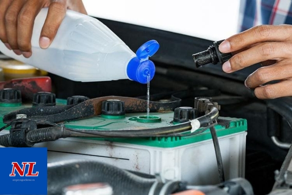 Nước Cất Châm Bình Ắc Quy Là Gì? Phân Biệt Các Loại Và Tiêu Chuẩn Chất Lượng